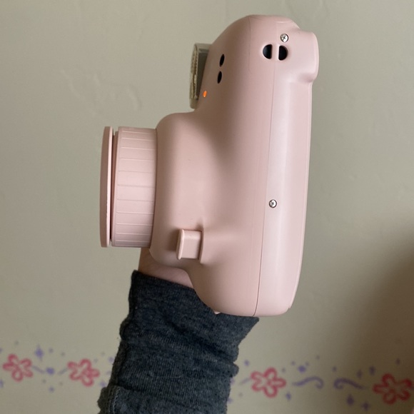 Fuji film camera - Picture 3 of 4